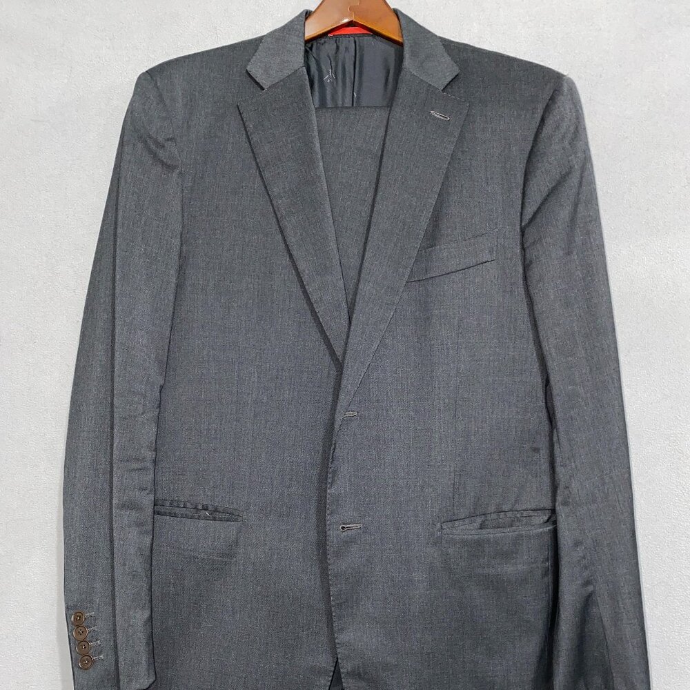 Isaia Men's Luxury Suit!